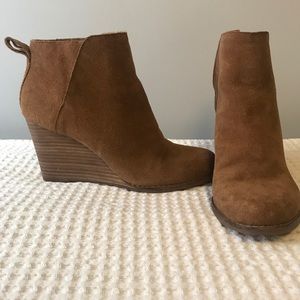 Lucky Brand Tan Suede Wedge Booties